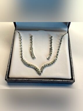 CZ Rhinestone Necklace & Earrings Set – Silver Tone Statement Jewelry